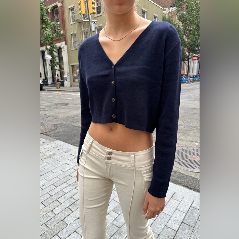 Brandy Melville Cropped Navy Button-Up Cardigan – One Size – EUC